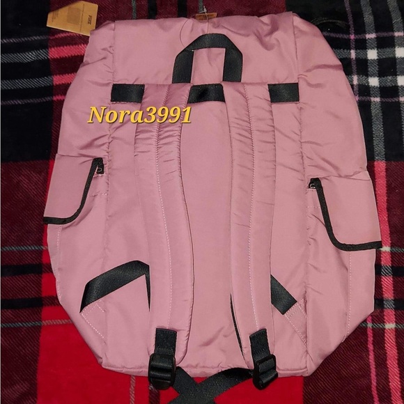PINK VS Everyday Backpack NEW - Picture 10 of 10